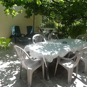 Hébergement de vacances Chez Huguette, Marcilhac-sur-Cele